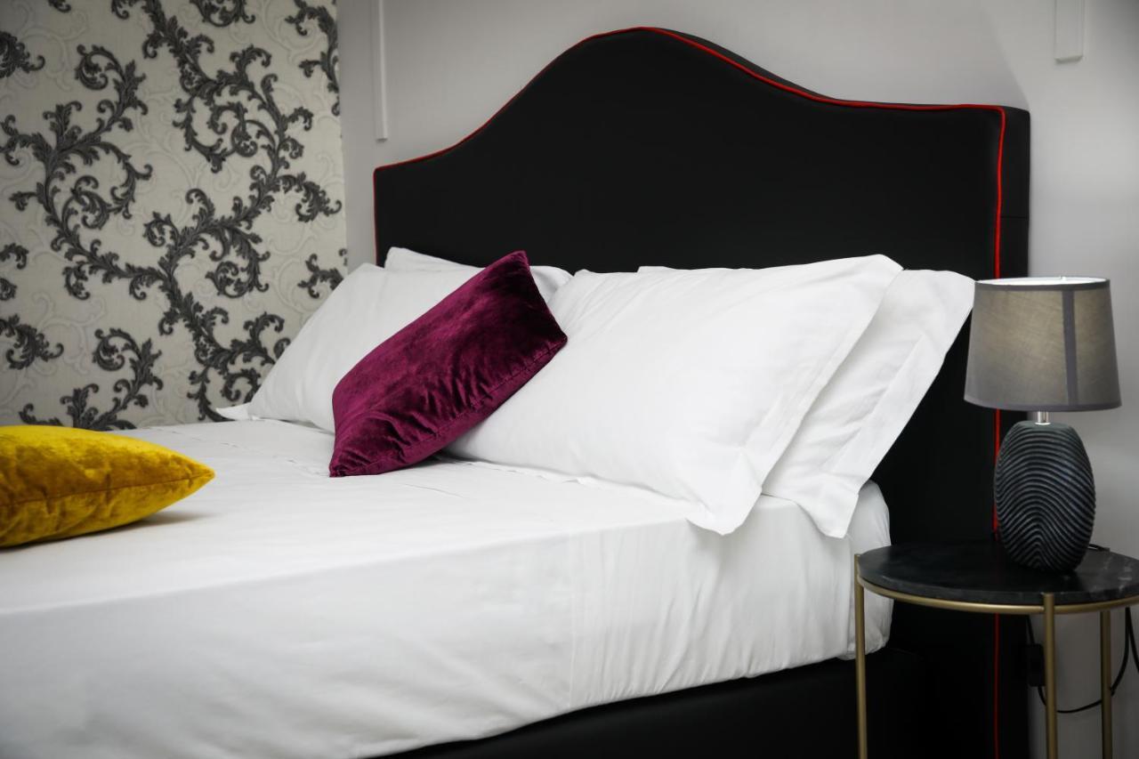 Principessa Isabella Luxury Rooms Salerno Luaran gambar