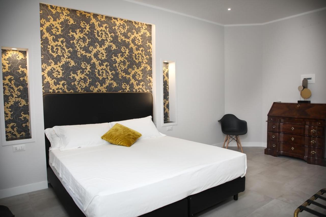 Principessa Isabella Luxury Rooms Salerno Luaran gambar